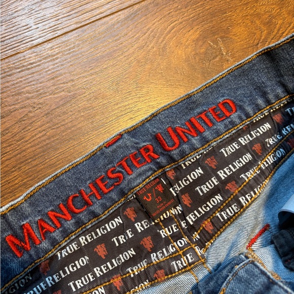 True Religion x Manchester United Jeans - Picture 5 of 9